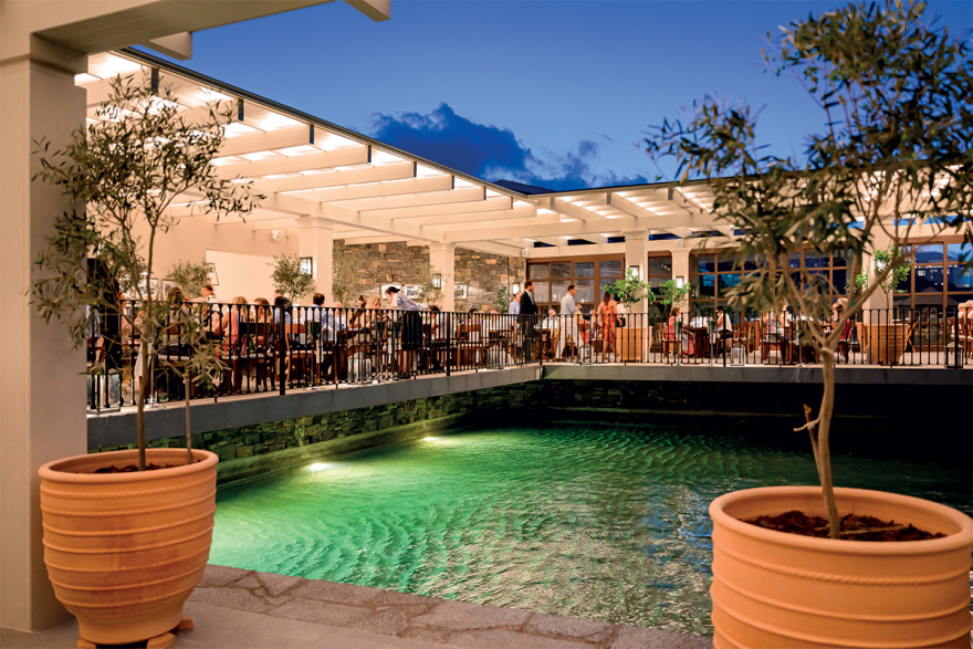 Φεραγκάμο - Κοκοτοί: Γκουρμέ μπίζνες στην Ελούντα