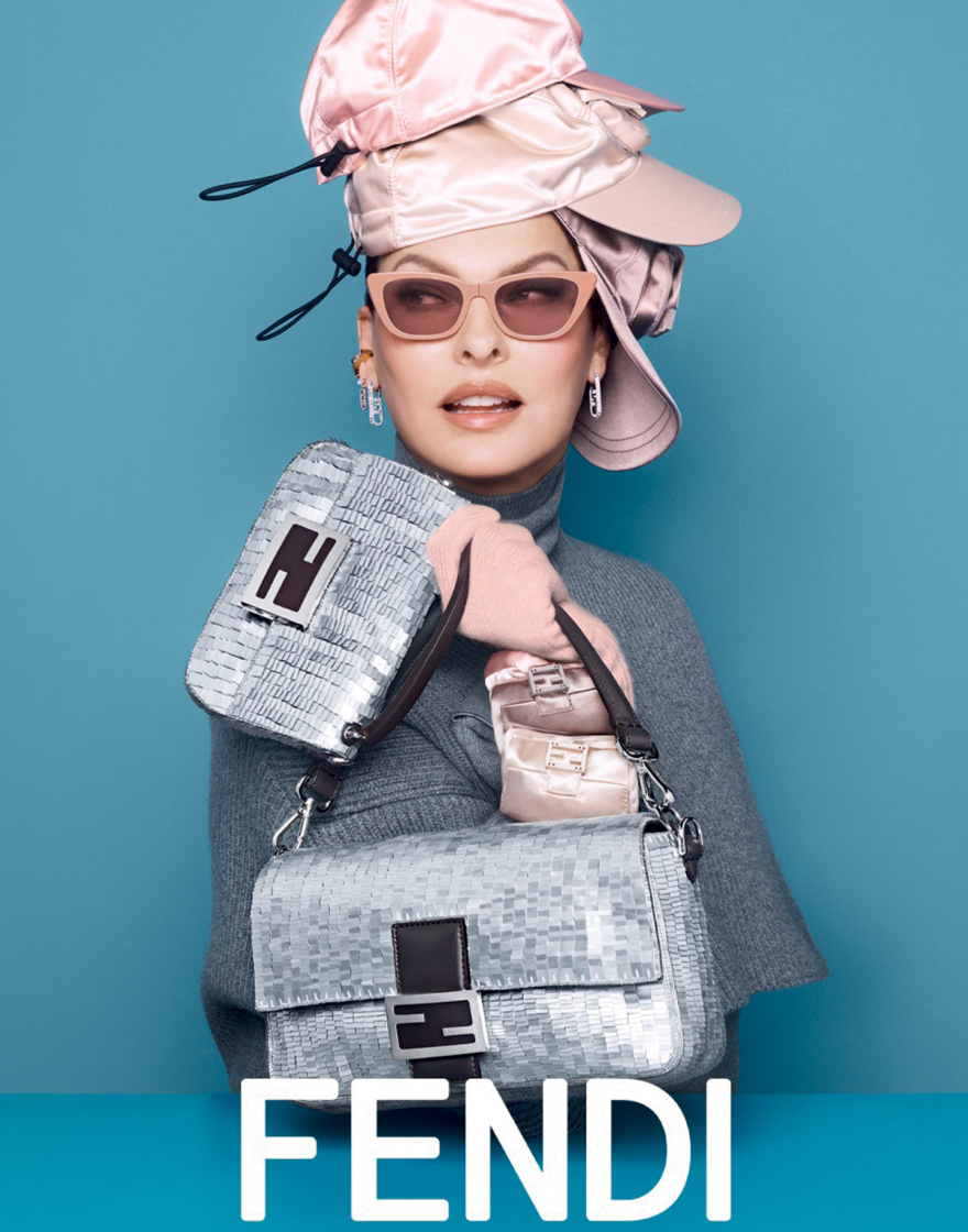 Λίντα Εβαντζελίστα: Η θεά επιστρέφει στην πασαρέλα