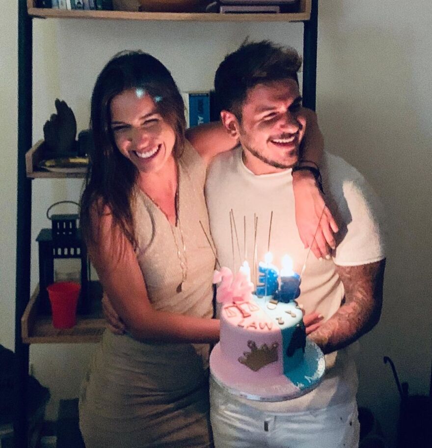 Stan: Γιορτάζει τα γενέθλιά του την ίδια μέρα με τη σύντροφό του 