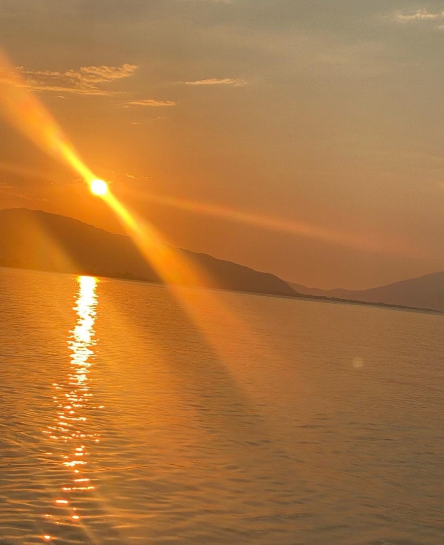 Ντόρα Μακρυγιάννη: Οι φωτογραφίες με μπικίνι στο ηλιοβασίλεμα