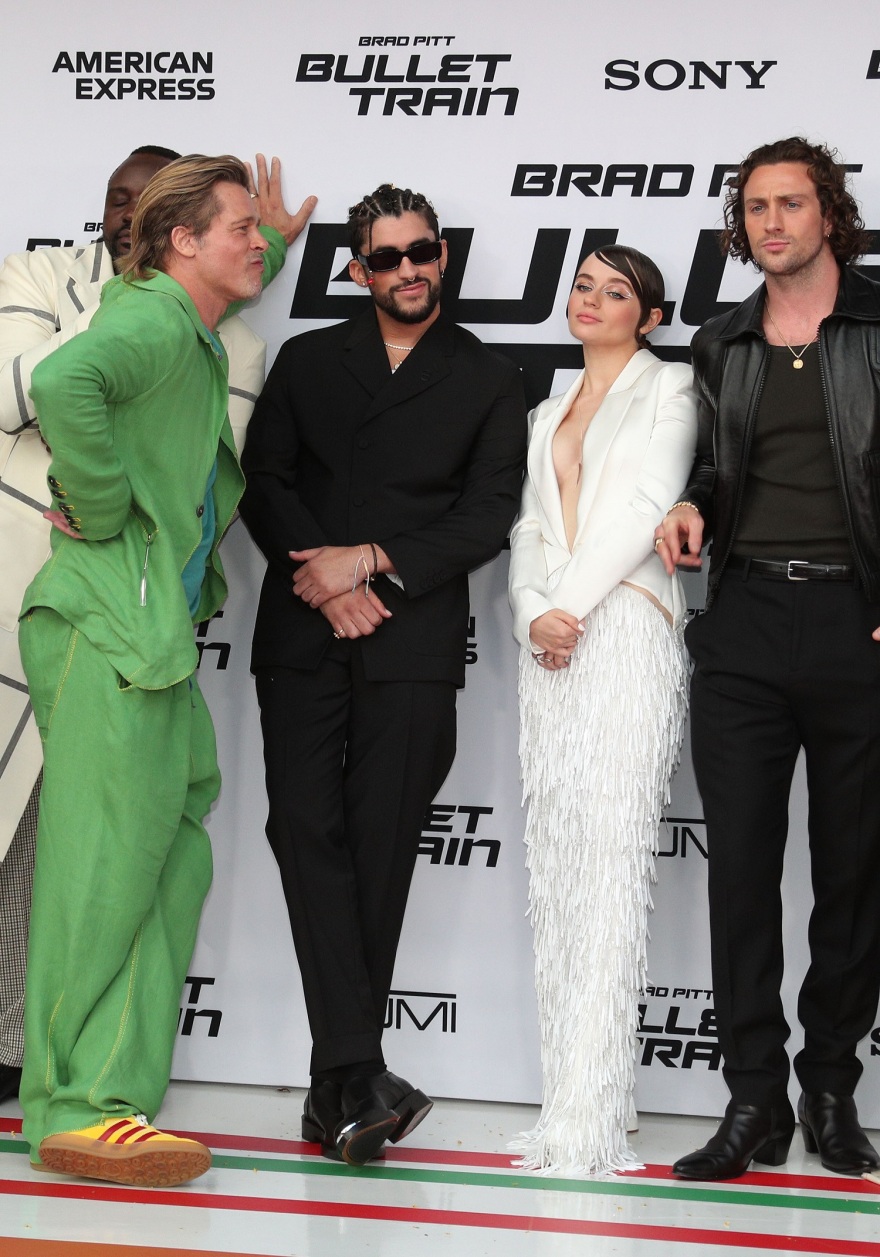O Μπραντ Πιτ... «πετούσε» από τη χαρά του στην πρεμιέρα του «Bullet Train»