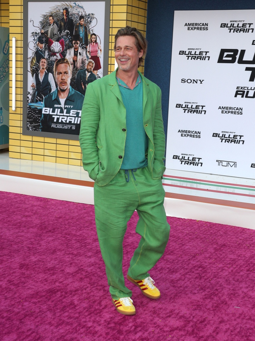 O Μπραντ Πιτ... «πετούσε» από τη χαρά του στην πρεμιέρα του «Bullet Train»
