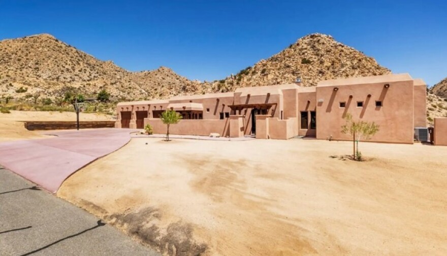 Η Άμπερ Χερντ πουλάει το σπίτι της για να ξεπληρώσει το χρέος της στον Τζόνι Ντεπ