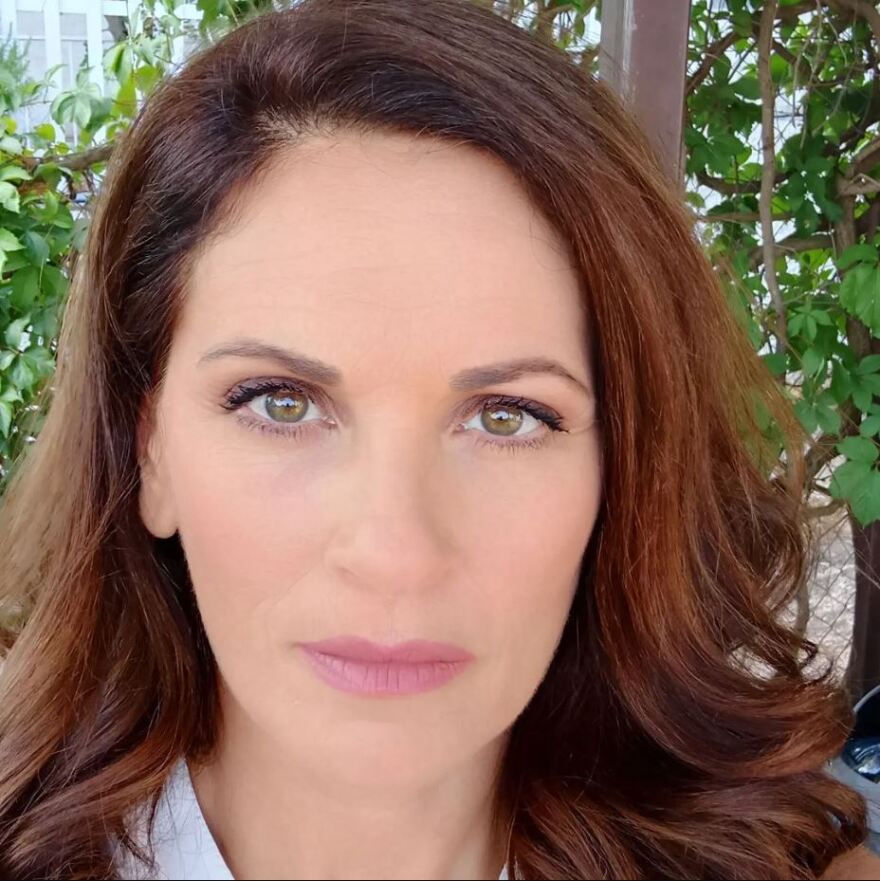 Θεοφανία Παπαθωμά: Η «Βιολέτα» αποχαιρέτησε το ξανθό μαλλί και έγινε καστανή