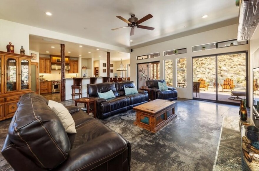 Η Άμπερ Χερντ πουλάει το σπίτι της για να ξεπληρώσει το χρέος της στον Τζόνι Ντεπ