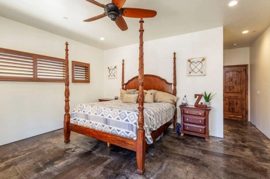 Η Άμπερ Χερντ πουλάει το σπίτι της για να ξεπληρώσει το χρέος της στον Τζόνι Ντεπ