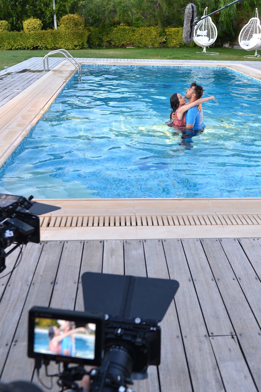 «Κι όμως είμαι ακόμα εδώ»: Φωτογραφίες από τα γυρίσματα των νέων επεισοδίων