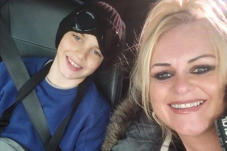 Θρίλερ με 12χρονο Βρετανό σε κώμα - Οι γιατροί θέλουν να τον αποσυνδέσουν, οι γονείς ζητούν μια ευκαιρία