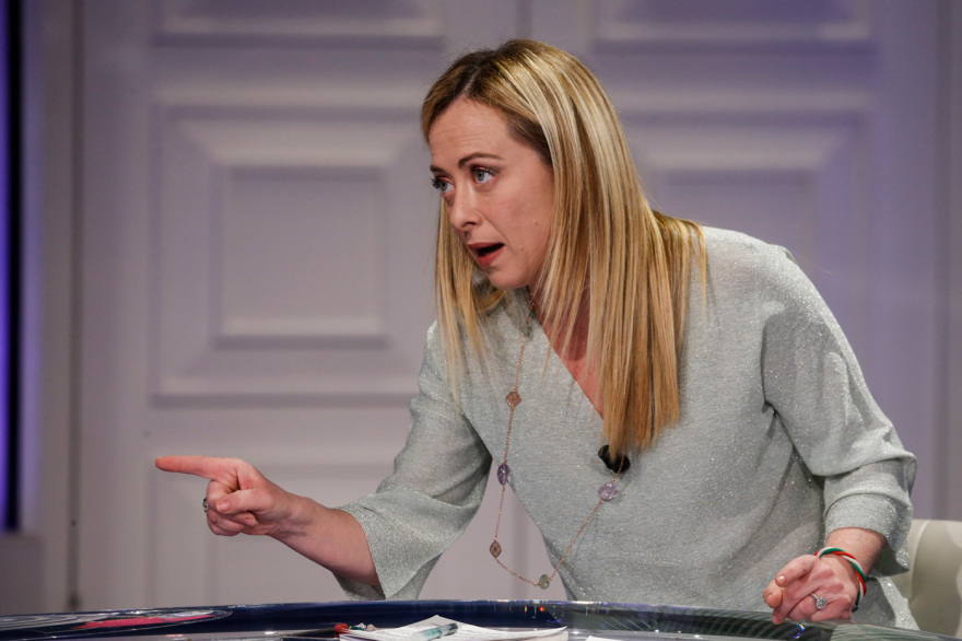 Τζόρτζια Μελόνι: Ακροδεξιά, πρώην μπαργούμαν και φαβορί για τη θέση του Ντράγκι 