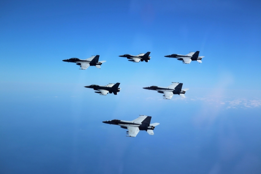 Συνεκπαίδευση μαχητικών της Πολεμικής Αεροπορίας με το αεροπλανοφόρο «USS Harry S. Truman»