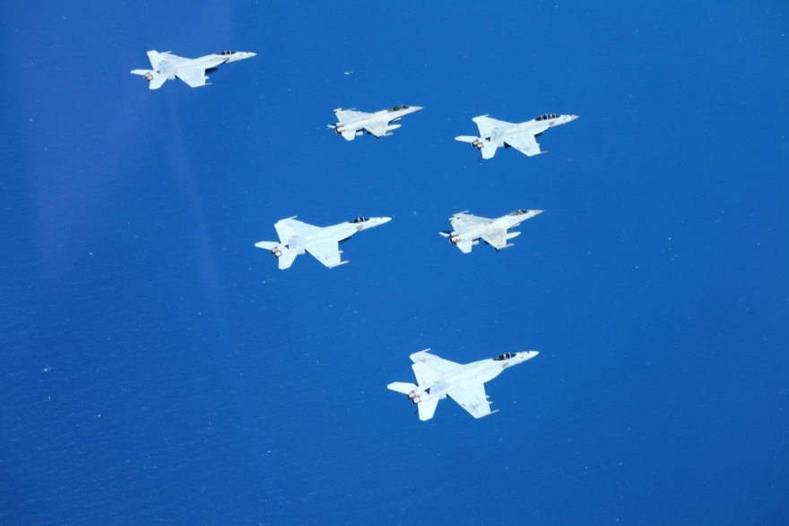 Συνεκπαίδευση μαχητικών της Πολεμικής Αεροπορίας με το αεροπλανοφόρο «USS Harry S. Truman»