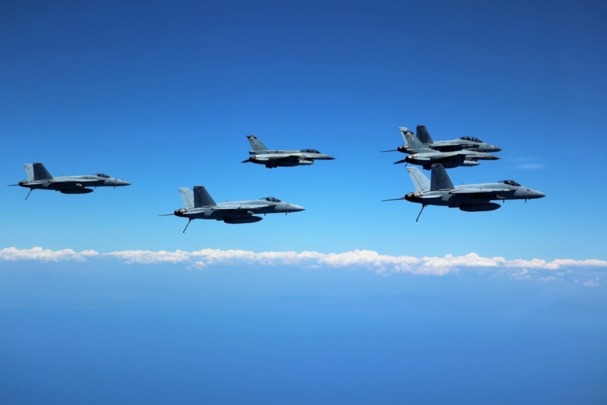 Συνεκπαίδευση μαχητικών της Πολεμικής Αεροπορίας με το αεροπλανοφόρο «USS Harry S. Truman»