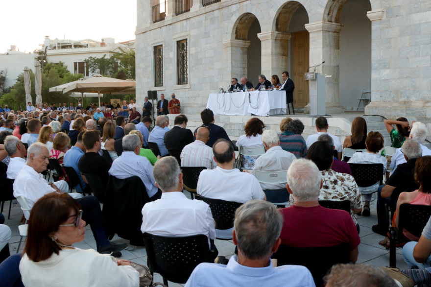 Μαρτυρίες Βενιζέλου: 6+1 ιστορίες από τις σκοτεινές μέρες των μνημονίων  