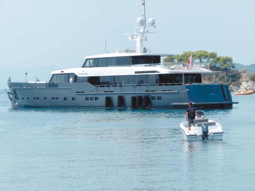 Οι billionaires ψηφίζουν Ελλάδα και αρμενίζουν με τις θαλαμηγούς τους 