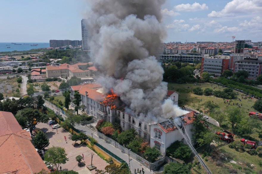 Πλήγμα για την ομογένεια η φωτιά στο ελληνικό νοσοκομείο στην Κωνσταντινούπολη