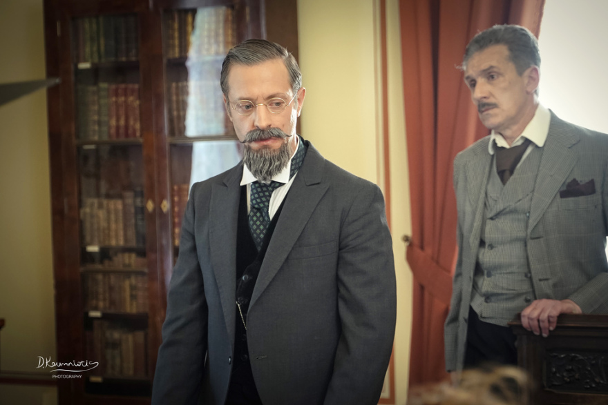 Φλόγα και άνεμος: Ο θυελλώδης έρωτας του Γεωργίου Παπανδρέου και της Κυβέλης έγινε σειρά στην EΡΤ