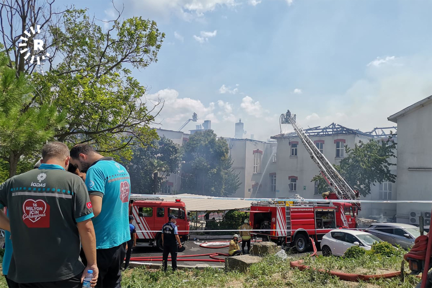 Καταστράφηκε ολοσχερώς το ελληνικό νοσοκομείο της Κωνσταντινούπολης - Βίντεο και φωτογραφίες