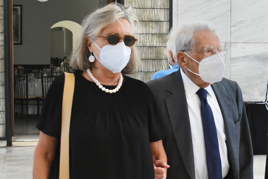 Σταύρος Ψυχάρης: Το τελευταίο αντίο - Δείτε βίντεο και φωτογραφίες