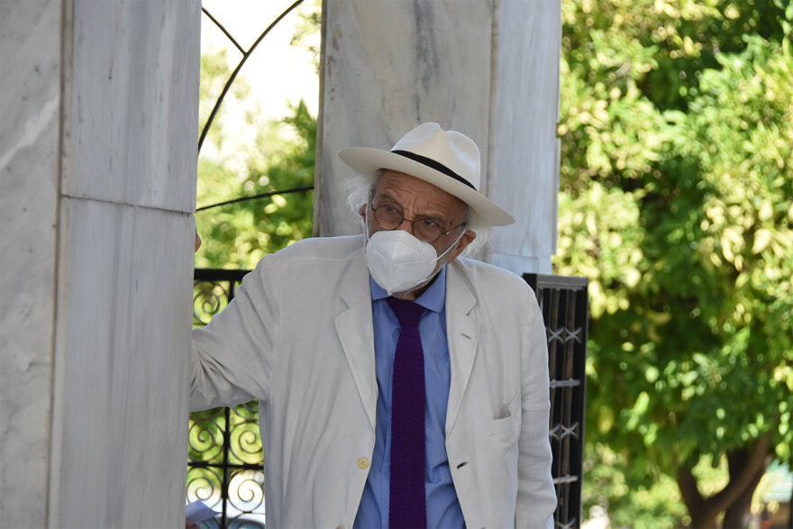 Σταύρος Ψυχάρης: Το τελευταίο αντίο - Δείτε βίντεο και φωτογραφίες