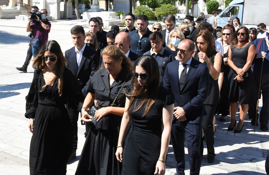 Σταύρος Ψυχάρης: Το τελευταίο αντίο - Δείτε βίντεο και φωτογραφίες