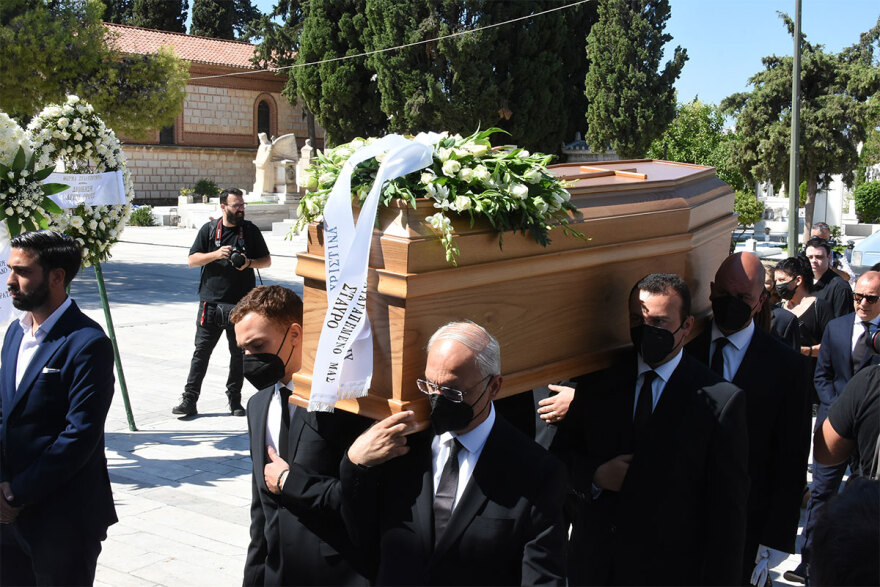 Σταύρος Ψυχάρης: Το τελευταίο αντίο - Δείτε βίντεο και φωτογραφίες