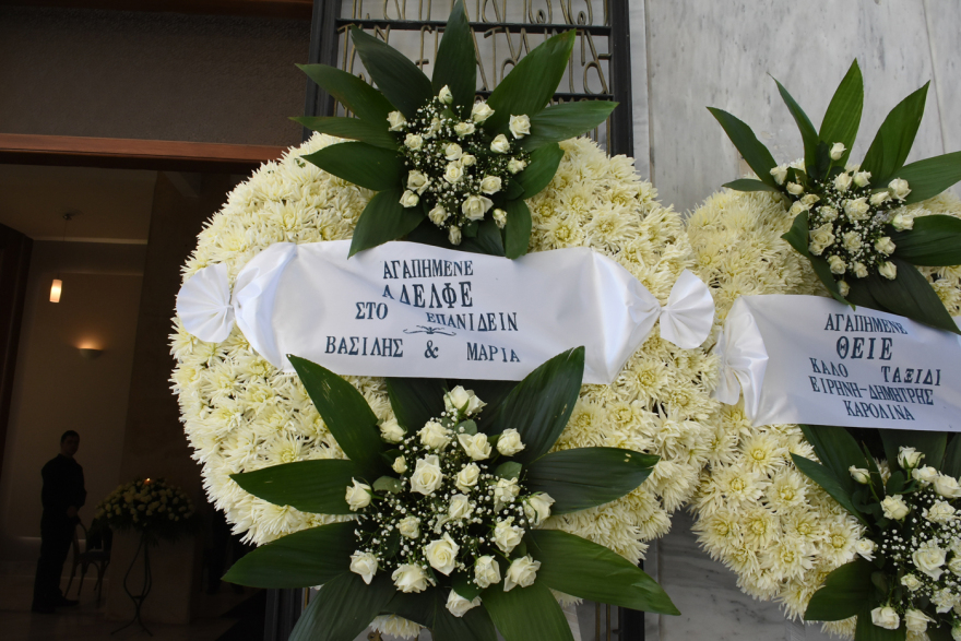 Σταύρος Ψυχάρης: Το τελευταίο αντίο - Δείτε βίντεο και φωτογραφίες