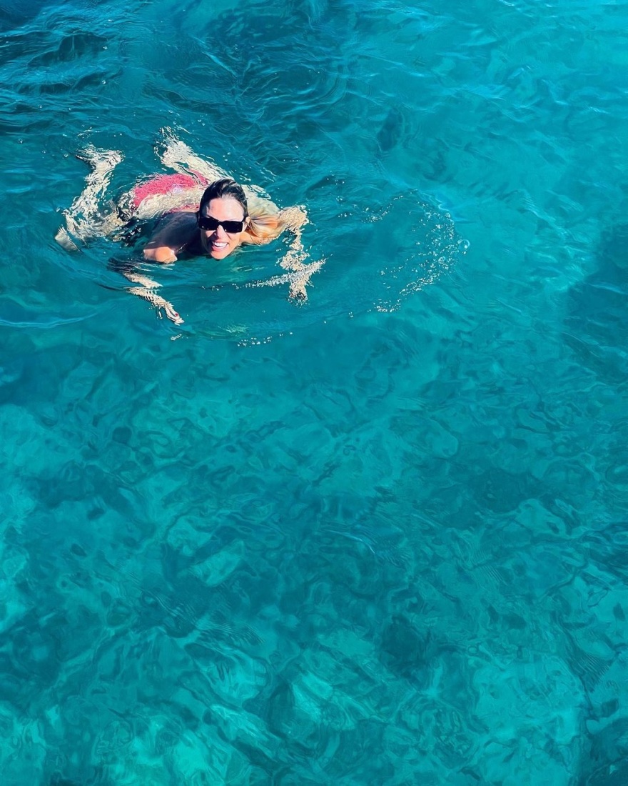 Βίκυ Καγιά: Βραδινή έξοδος στη Μύκονο με τον σύζυγό της, Ηλία Κρασσά - Δείτε φωτογραφίες