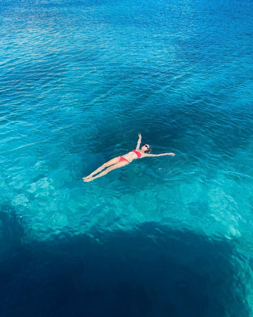 Βίκυ Καγιά: Βραδινή έξοδος στη Μύκονο με τον σύζυγό της, Ηλία Κρασσά - Δείτε φωτογραφίες