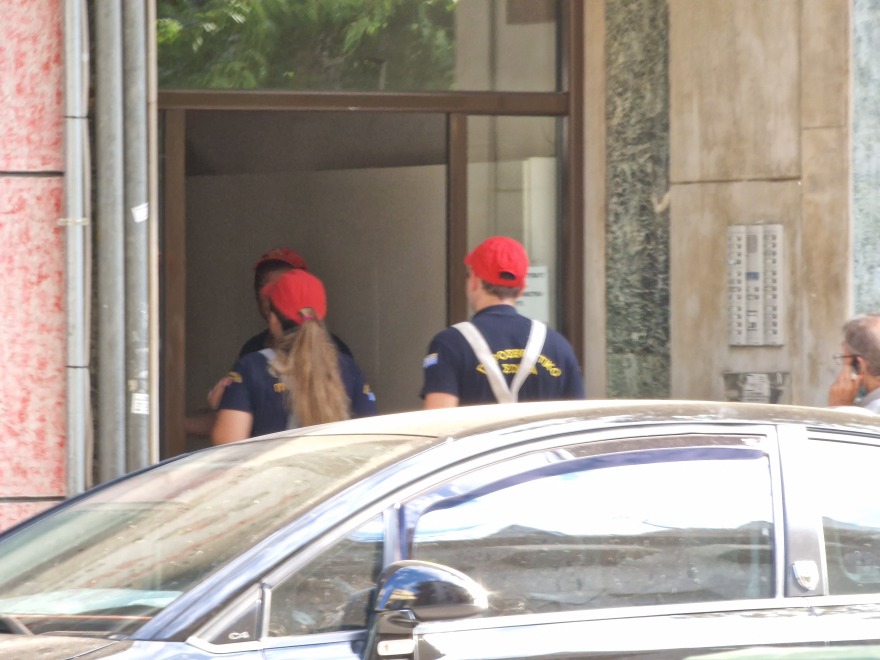 Θεσσαλονίκη: Θρίλερ με άνδρα που βρέθηκε γυμνός και απαγχονισμένος σε σπίτι που είχε πάρει φωτιά