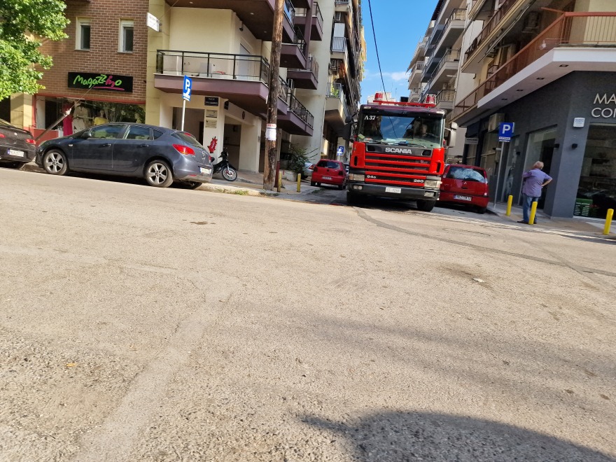 Θεσσαλονίκη: Θρίλερ με άνδρα που βρέθηκε γυμνός και απαγχονισμένος σε σπίτι που είχε πάρει φωτιά