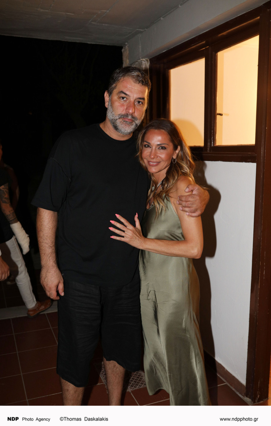 Δέσποινα Βανδή: Τραγουδά στο πλευρό του Βασίλη Μπισμπίκη στην Πάρο