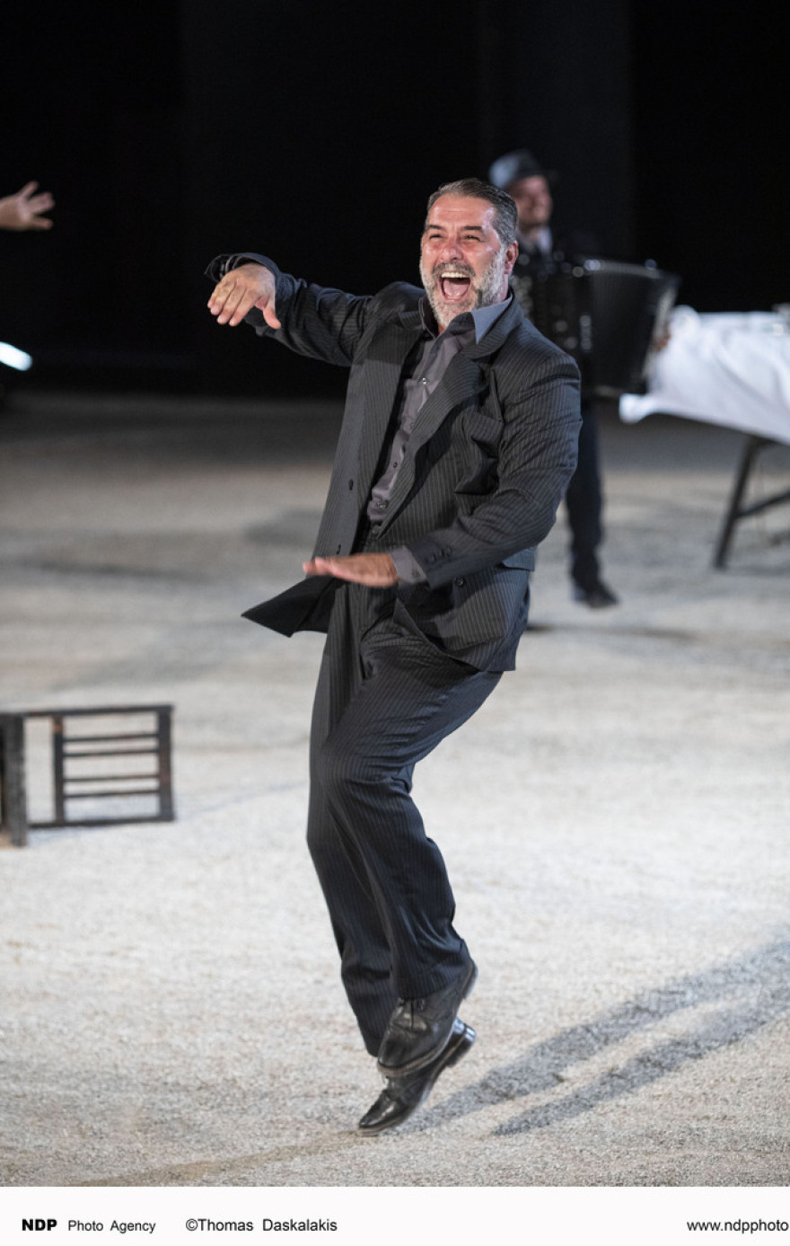 Δέσποινα Βανδή: Τραγουδά στο πλευρό του Βασίλη Μπισμπίκη στην Πάρο