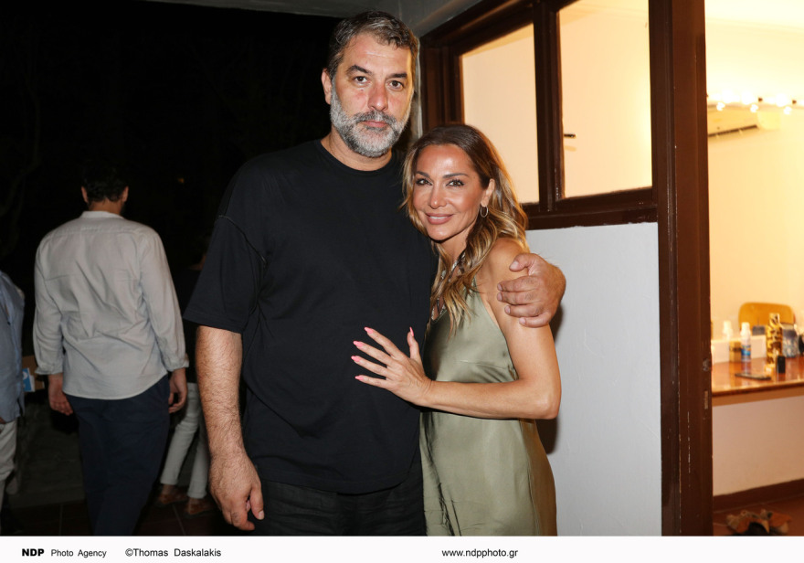 Δέσποινα Βανδή: Τραγουδά στο πλευρό του Βασίλη Μπισμπίκη στην Πάρο