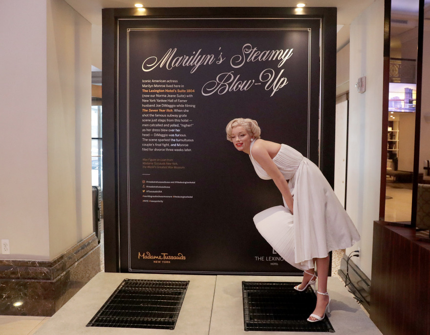 Μέριλιν Μονρόε: Το κέρινο ομοίωμά της τοποθετήθηκε σε λόμπι ξενοδοχείου της Νέας Υόρκης