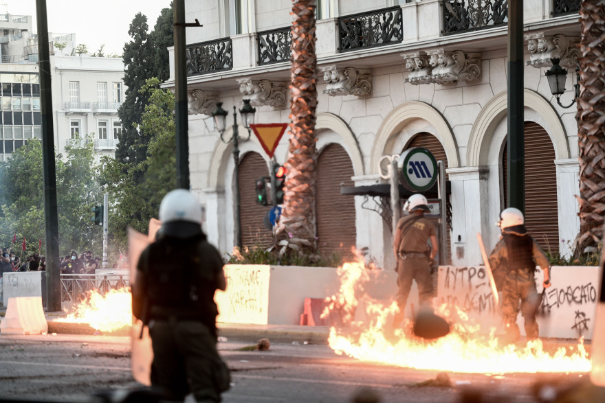 Tελικά οι μολότοφ είναι... βόμβες με απόφαση του Αρείου Πάγου
