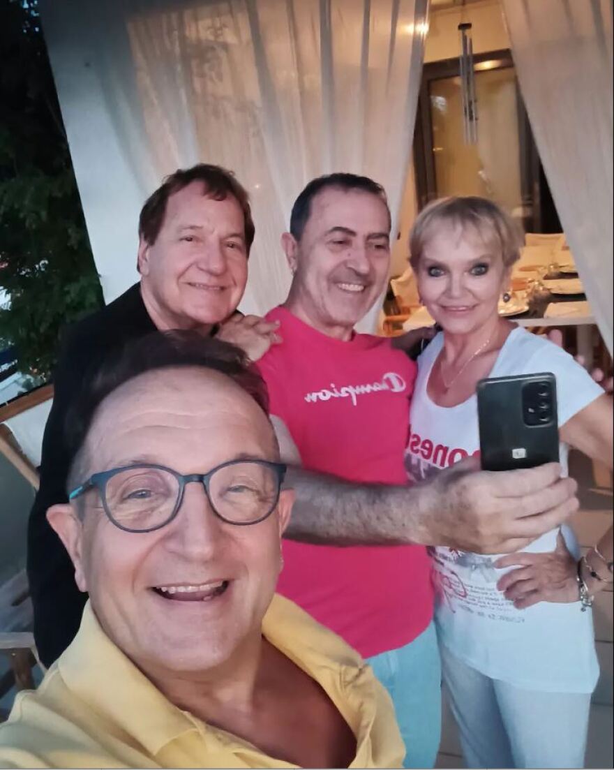 Σπύρος Μπιμπίλας: Οι πρώτες φωτογραφίες μετά τη μεταμόσχευση μαλλιών