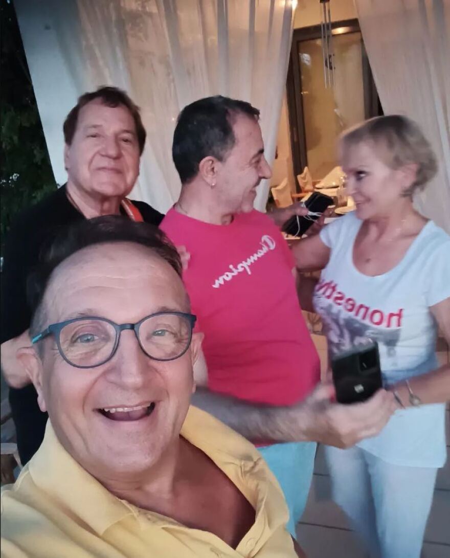 Σπύρος Μπιμπίλας: Οι πρώτες φωτογραφίες μετά τη μεταμόσχευση μαλλιών