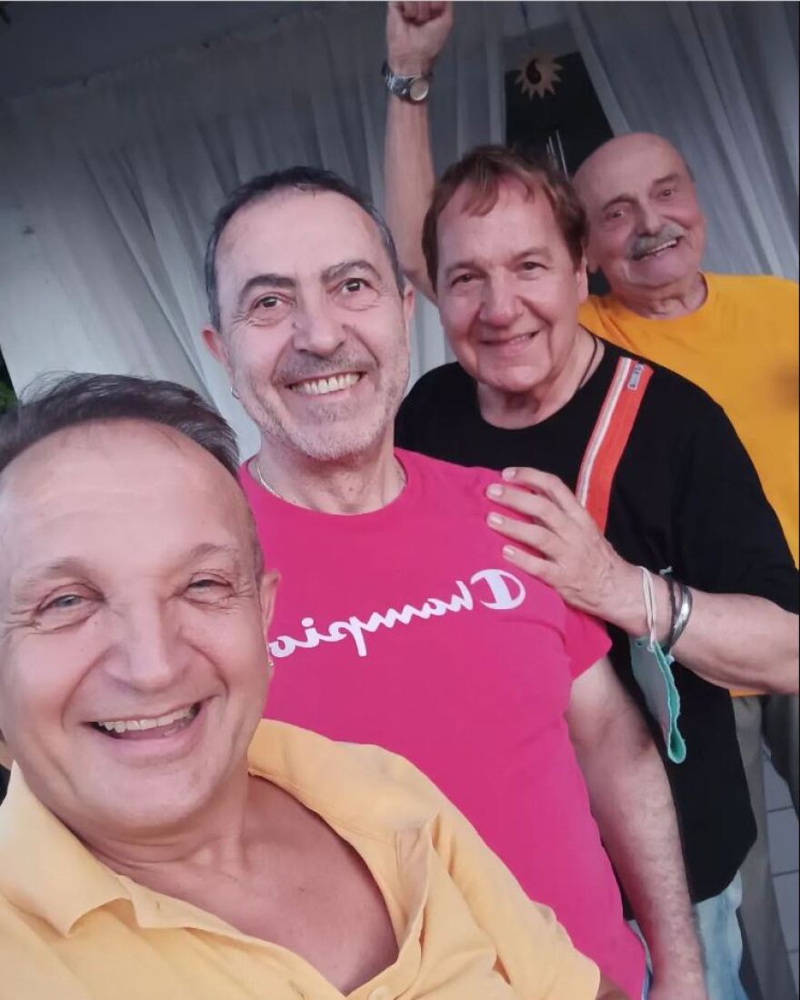 Σπύρος Μπιμπίλας: Οι πρώτες φωτογραφίες μετά τη μεταμόσχευση μαλλιών