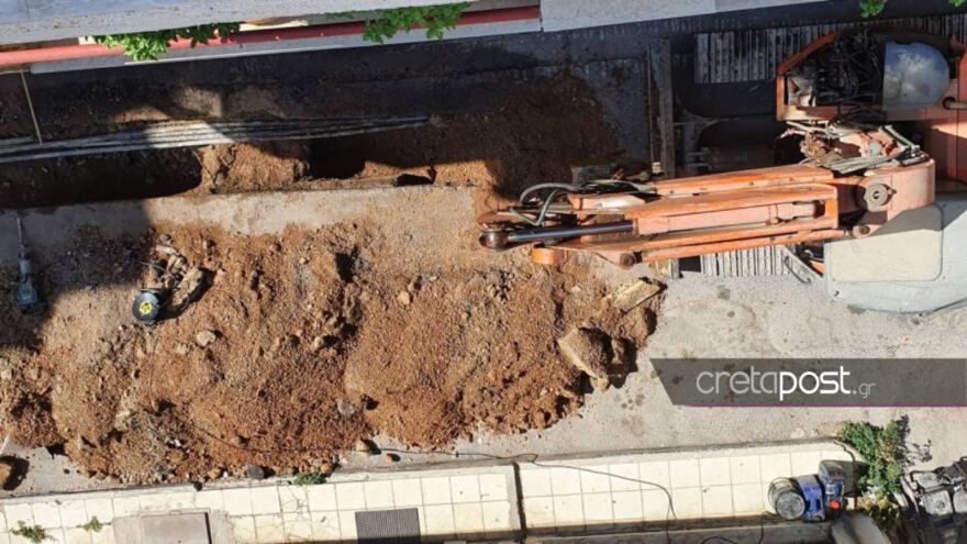 Κρήτη: Υπάλληλοι υδροδότησης τρύπησαν καλώδιο της ΔΕΗ και προκάλεσαν εκρήξεις