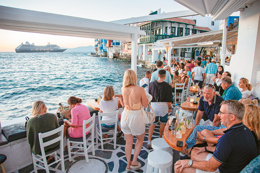 Μύκονος: Κύκλωμα βάζει τους διαρρήκτες στις βίλες των vip