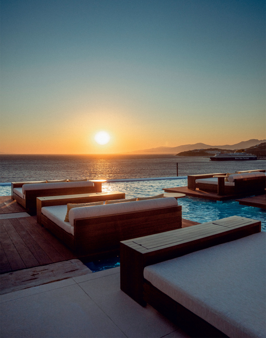 Zuma Lifestyle Μykonos: Σούσι & κοκτέιλ με θέα στη Δήλο