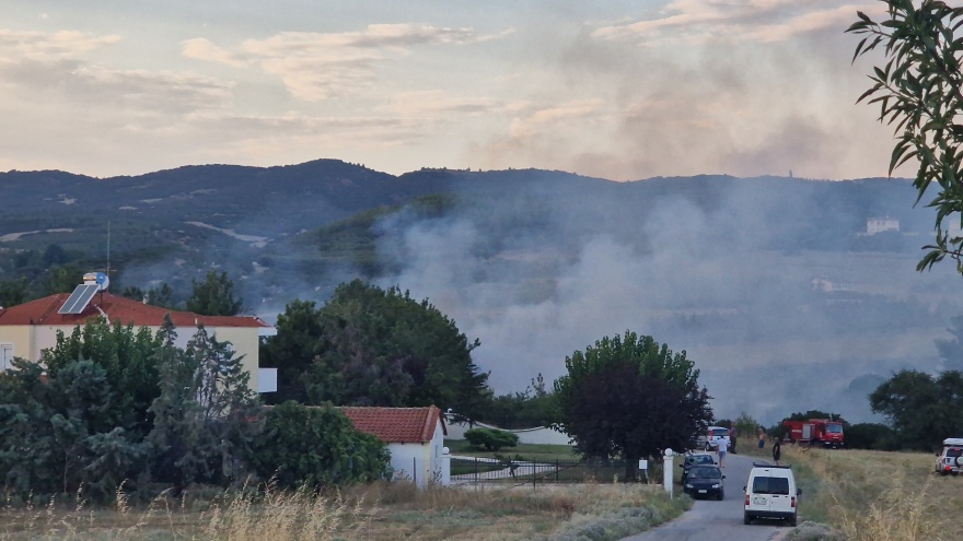 Οριοθετήθηκε η πυρκαγιά στο Ωραιόκαστρο Θεσσαλονίκης - Έρευνα για το πως προκλήθηκε