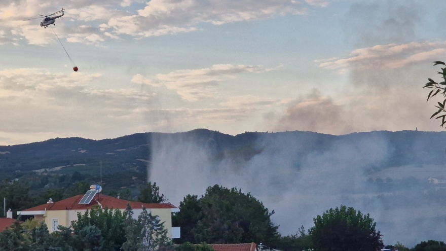 Οριοθετήθηκε η πυρκαγιά στο Ωραιόκαστρο Θεσσαλονίκης - Έρευνα για το πως προκλήθηκε