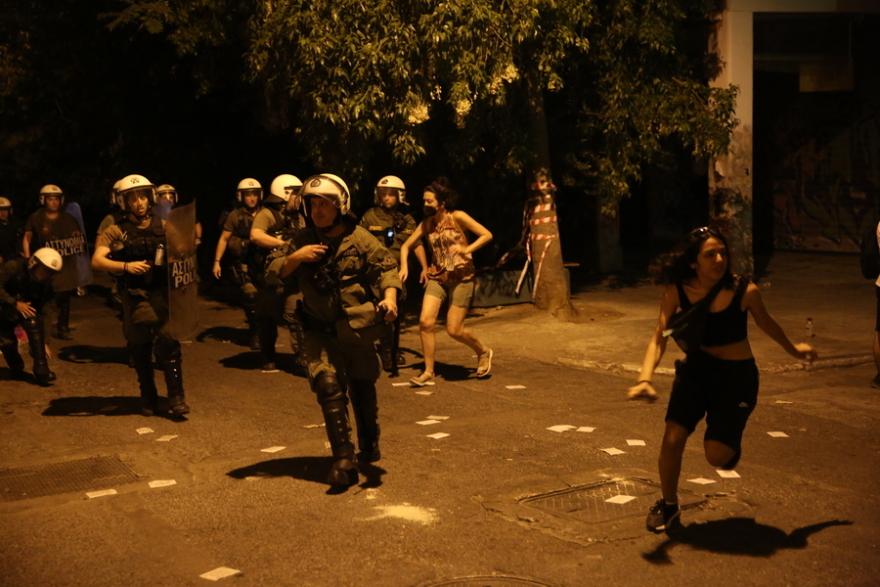 Εξάρχεια: Πορεία κατά της κατασκευής του μετρό στην πλατεία - Δείτε φωτογραφίες