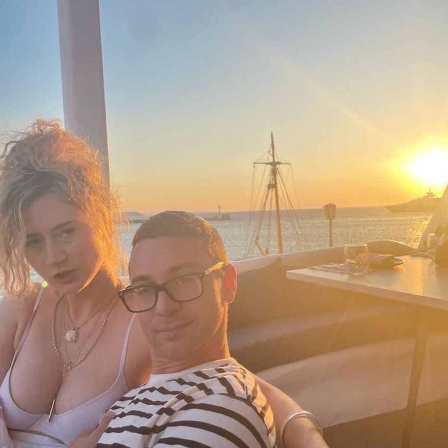 H Αλίσια Σίλβερστοουν κάνει διακοπές στην Ελλάδα