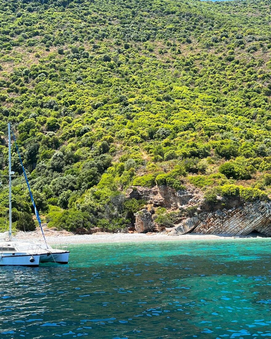 Κωνσταντίνος Αργυρός: Για «επτανησιακή ρομαντζάδα» ο τραγουδιστής - Δείτε φωτογραφίες