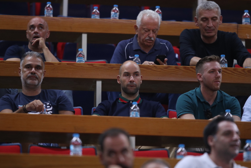 Ελλάδα - Ισπανία 86-70: Φιλική νίκη στο κατάμεστο ΟΑΚΑ με σόου του Γιάννη 