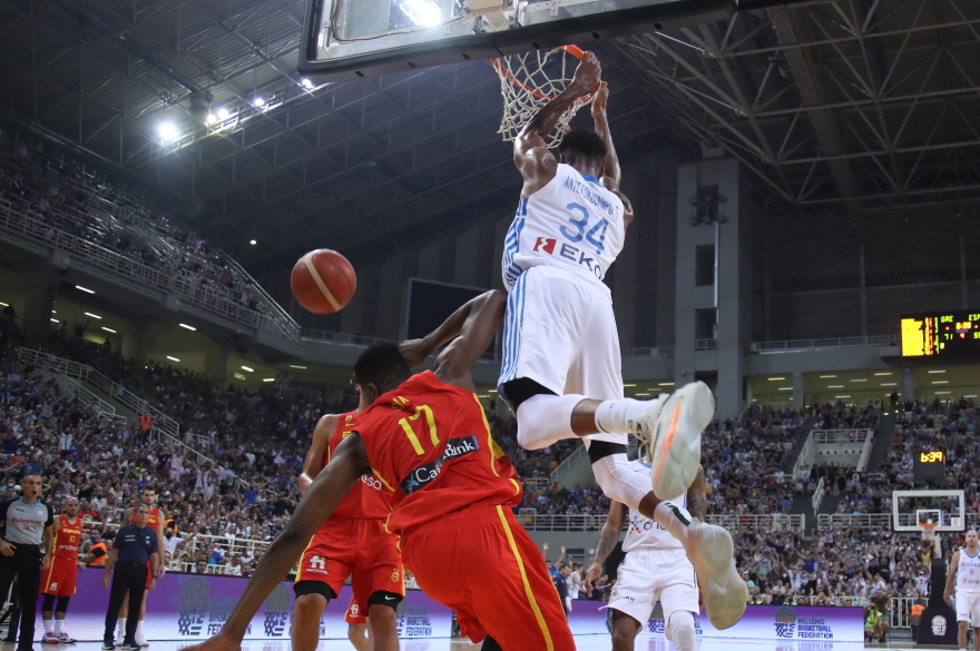 Ελλάδα - Ισπανία 86-70: Φιλική νίκη στο κατάμεστο ΟΑΚΑ με σόου του Γιάννη 