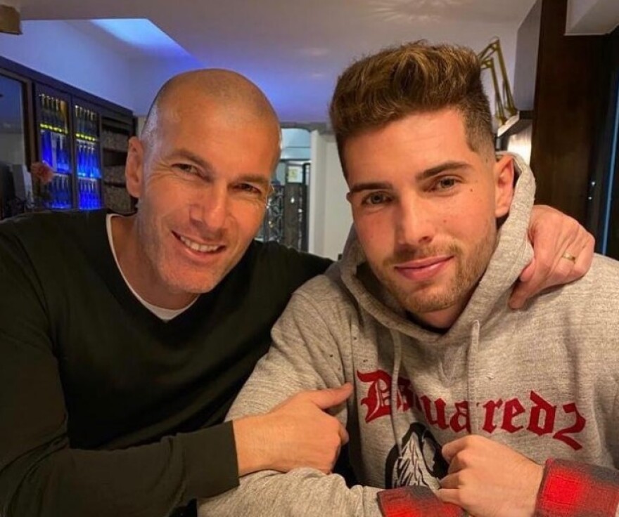 Ζινεντίν Ζιντάν: Viral η φωτογραφία με την εντυπωσιακή του οικογένεια 