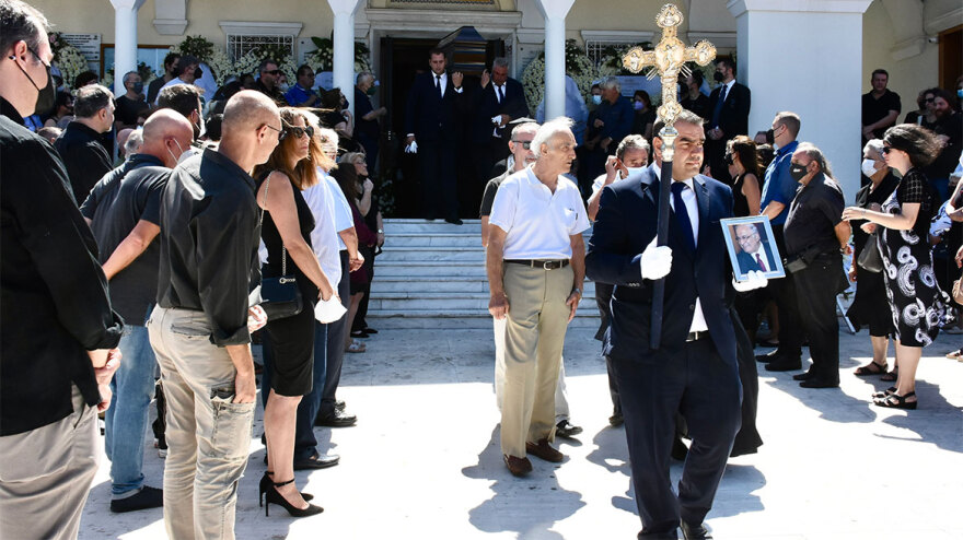 Διονύσης Σιμόπουλος: Συγκίνηση στο τελευταίο αντίο στον διάσημο αστροφυσικό